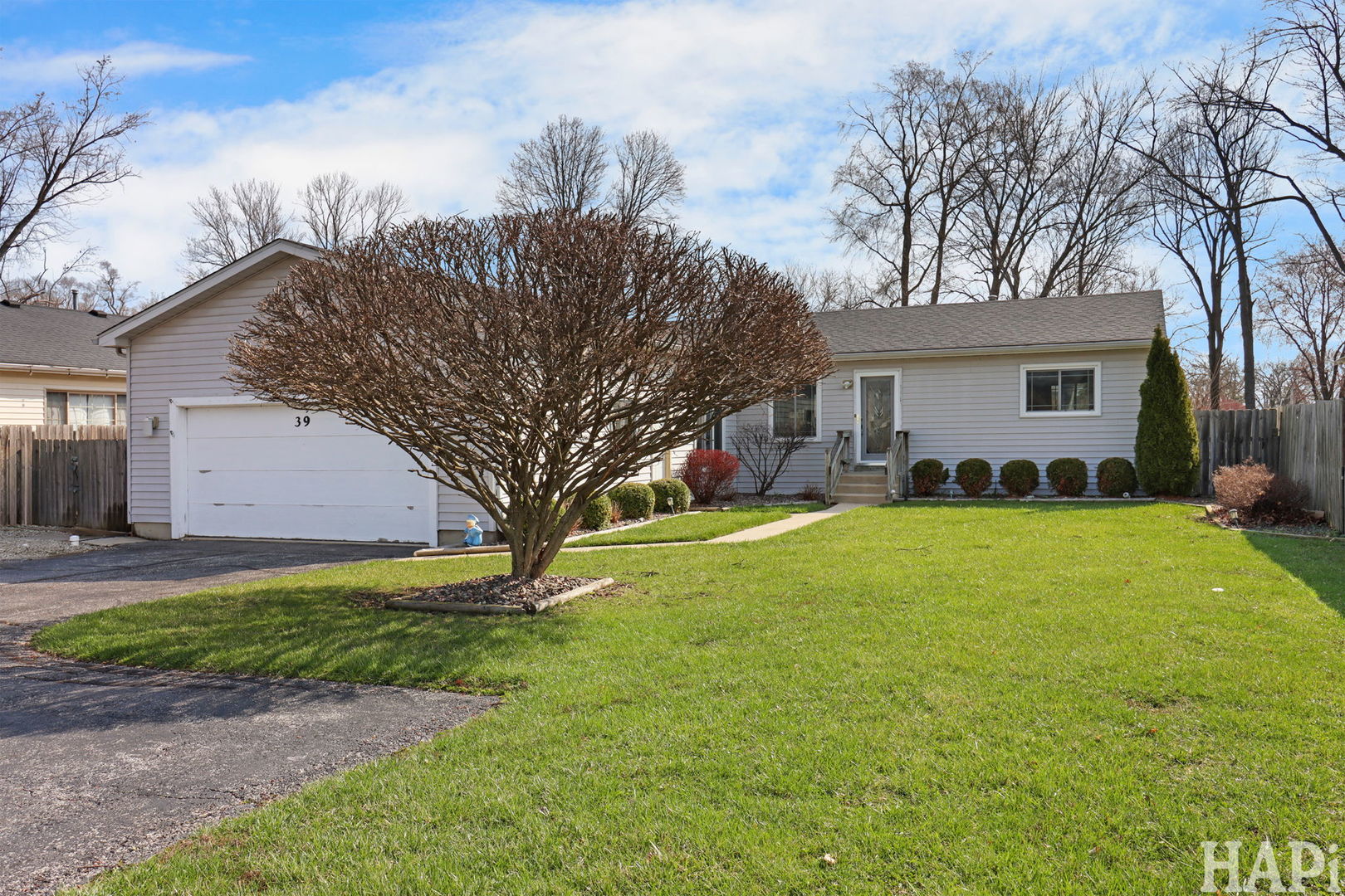 39 Lippincott Road, Fox Lake, IL 60020