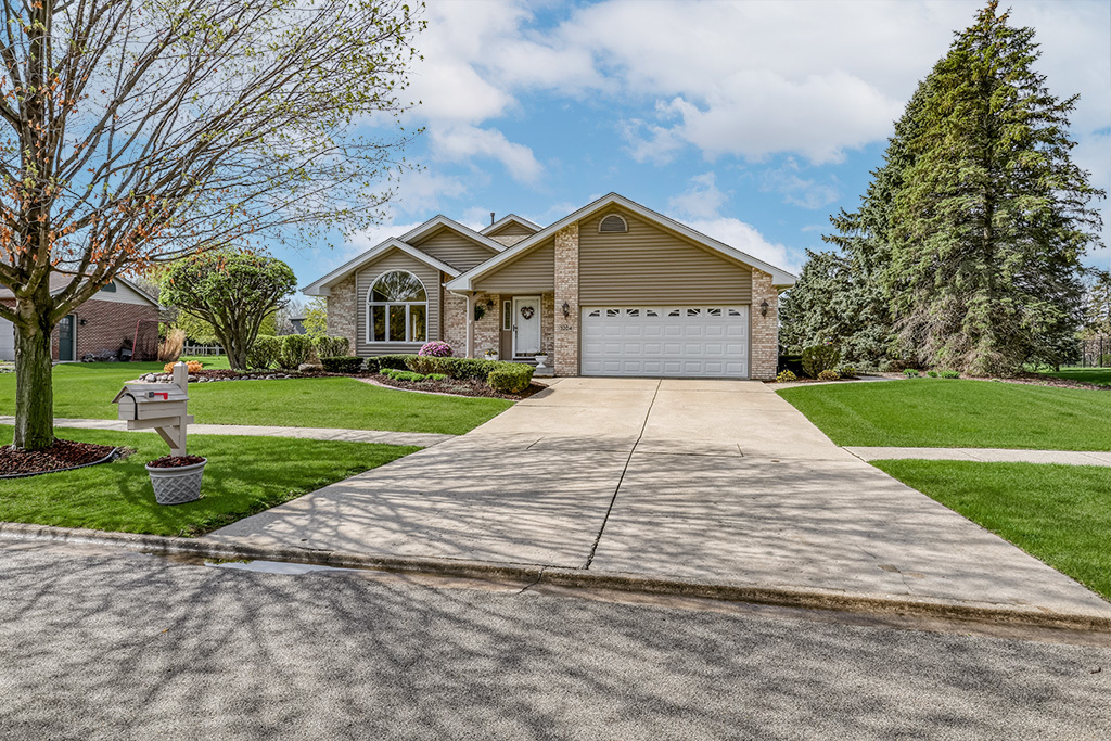 3204 Hickory Creek Drive, New Lenox, IL 60451