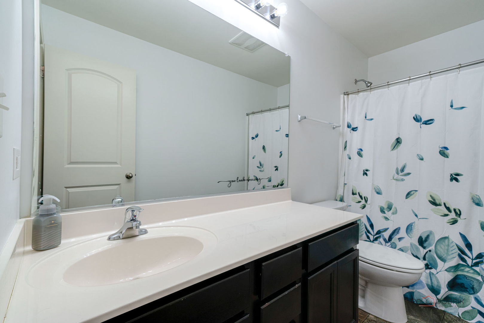 202 Minuet Circle, Volo, IL 60073