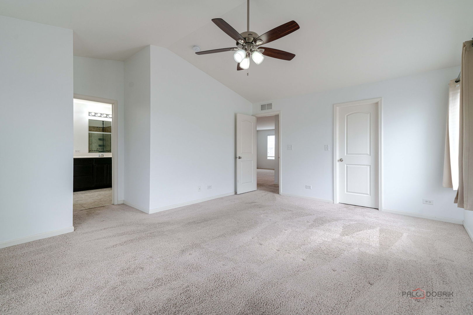 202 Minuet Circle, Volo, IL 60073