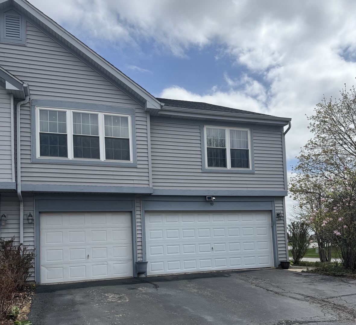 99 Seton Creek Drive, Oswego, IL 60543