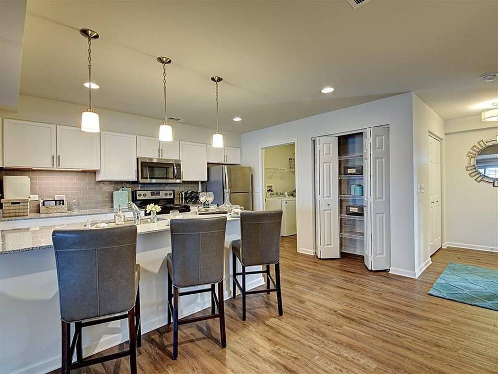 4137 Pond Willow Court, Naperville, IL 60564