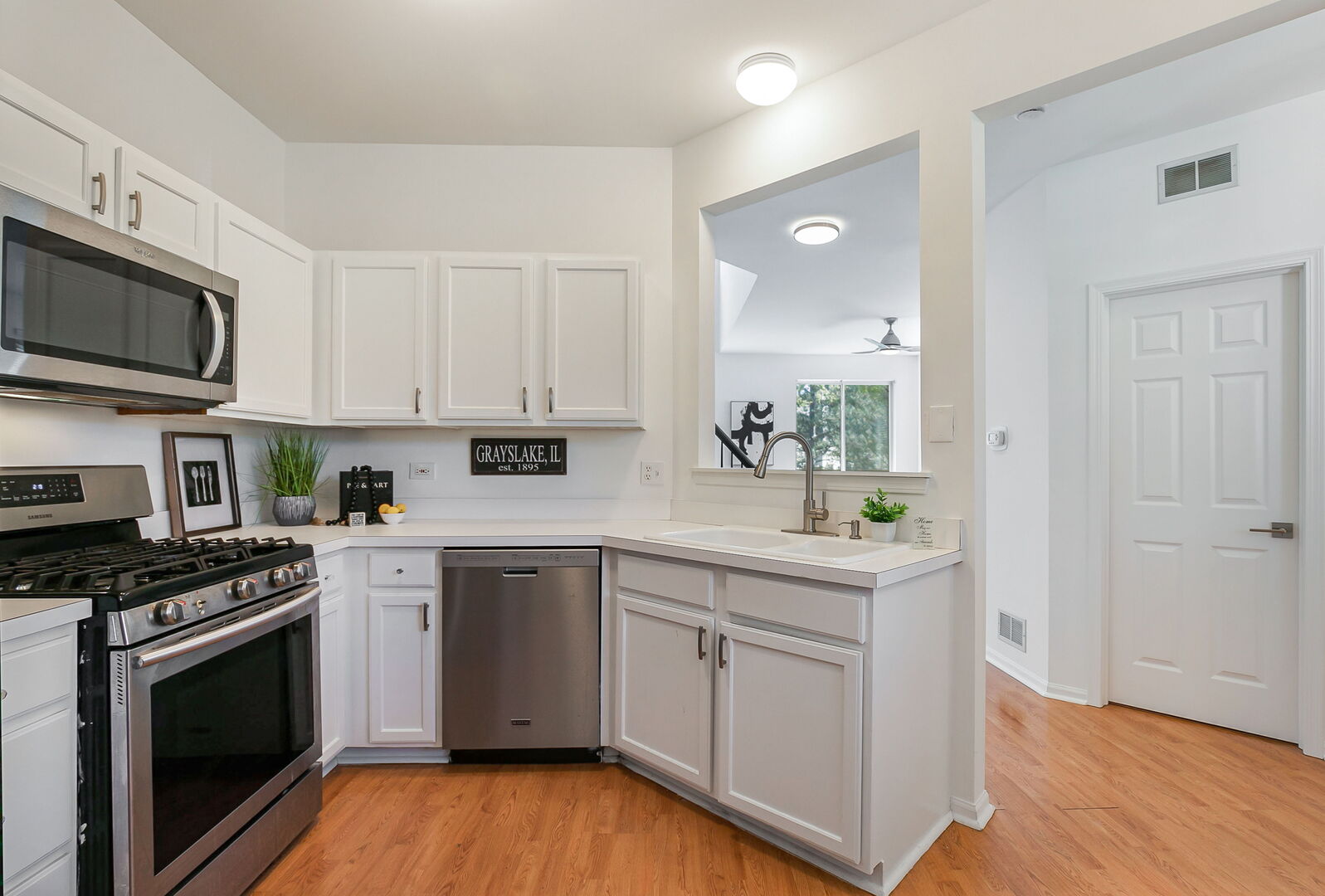 1431 Doolittle Lane, Grayslake, IL 60030