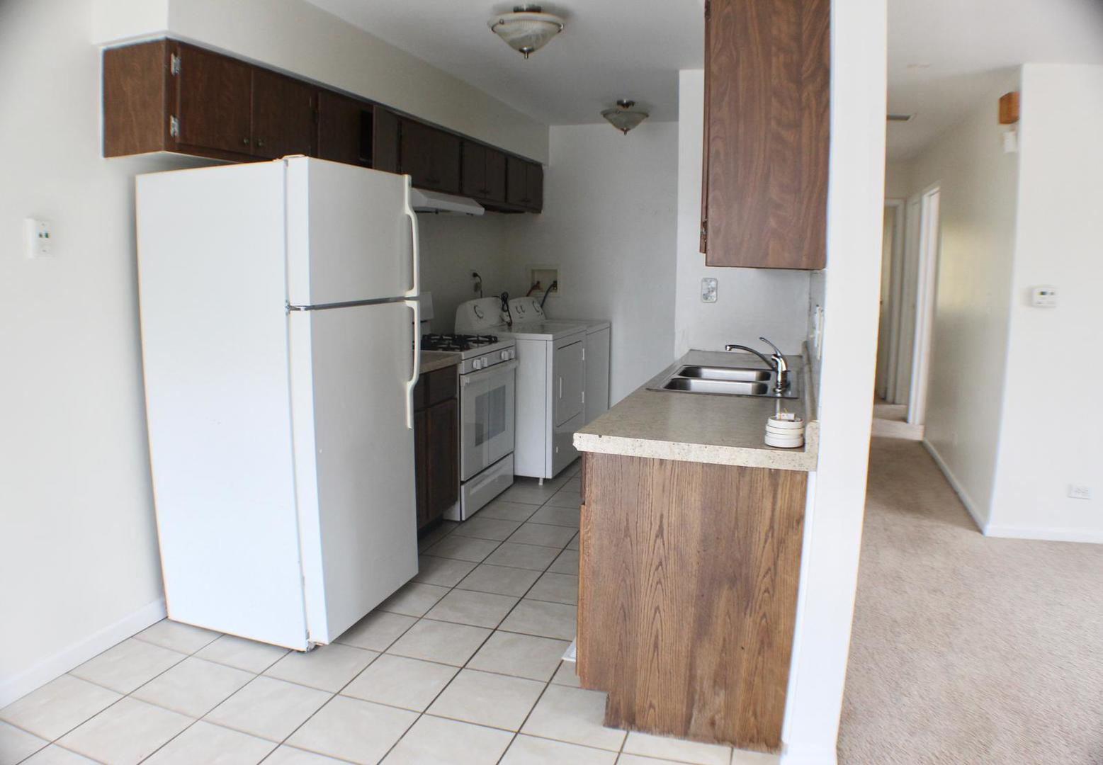 872 Cambridge Place #126D, Wheeling, IL 60090