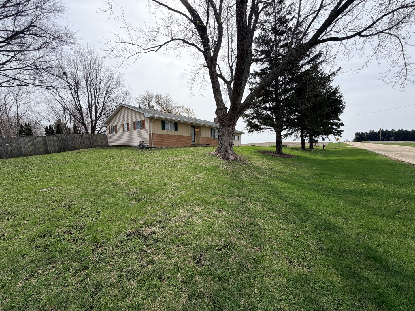 734 1st Street, West Brooklyn, IL 61378