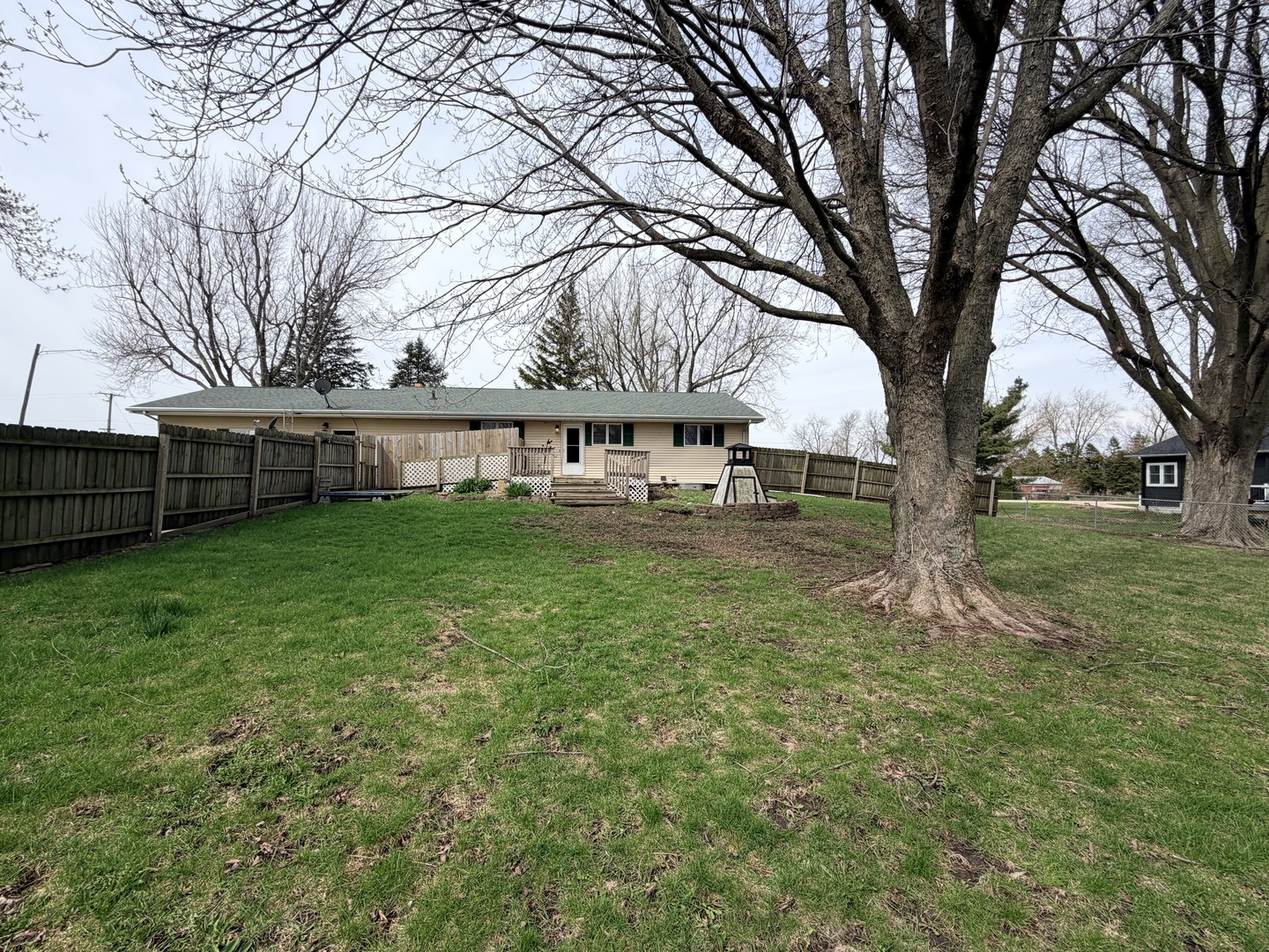 734 1st Street, West Brooklyn, IL 61378