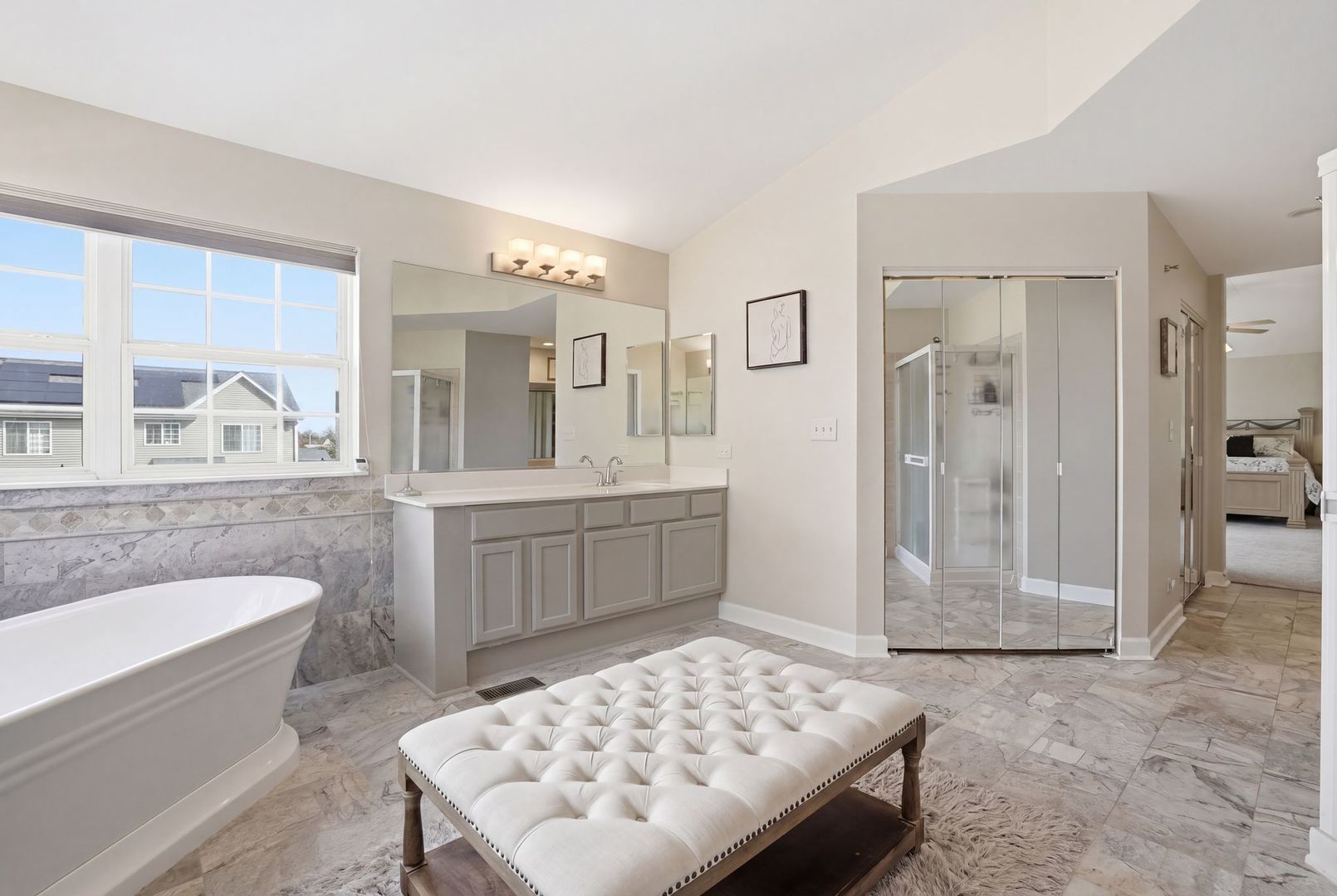 392 E 17th Place, Lombard, IL 60148