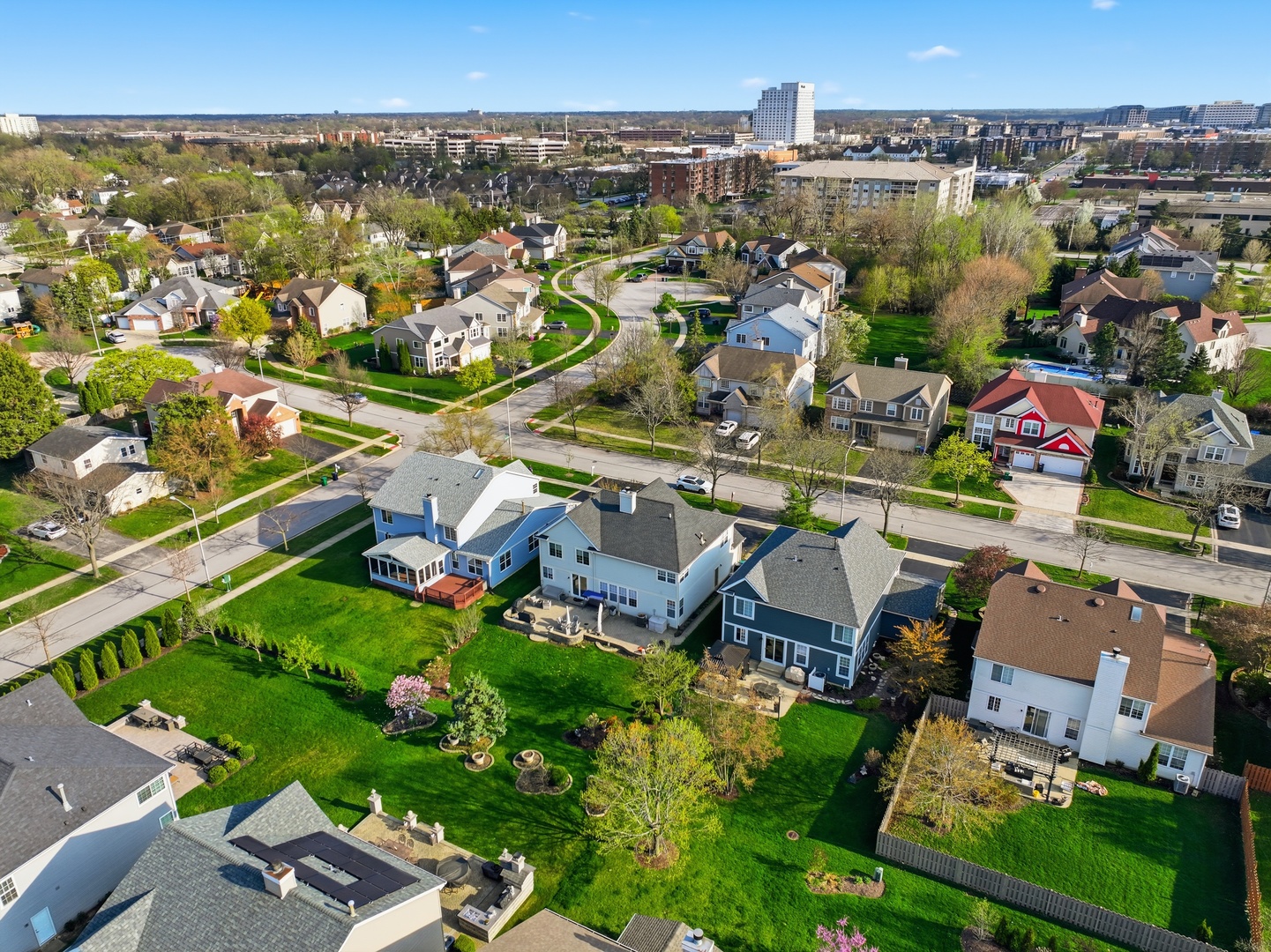 392 E 17th Place, Lombard, IL 60148