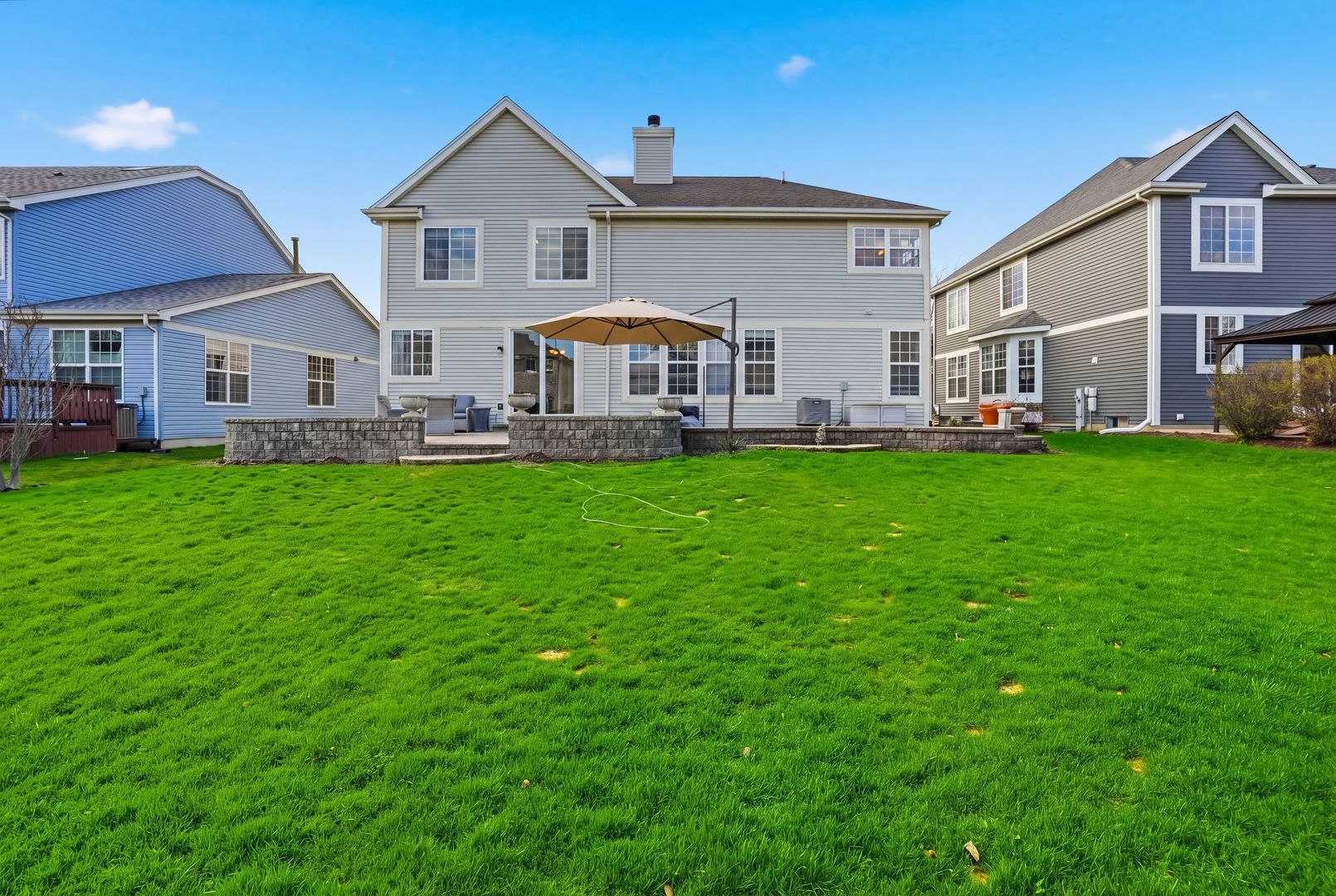 392 E 17th Place, Lombard, IL 60148