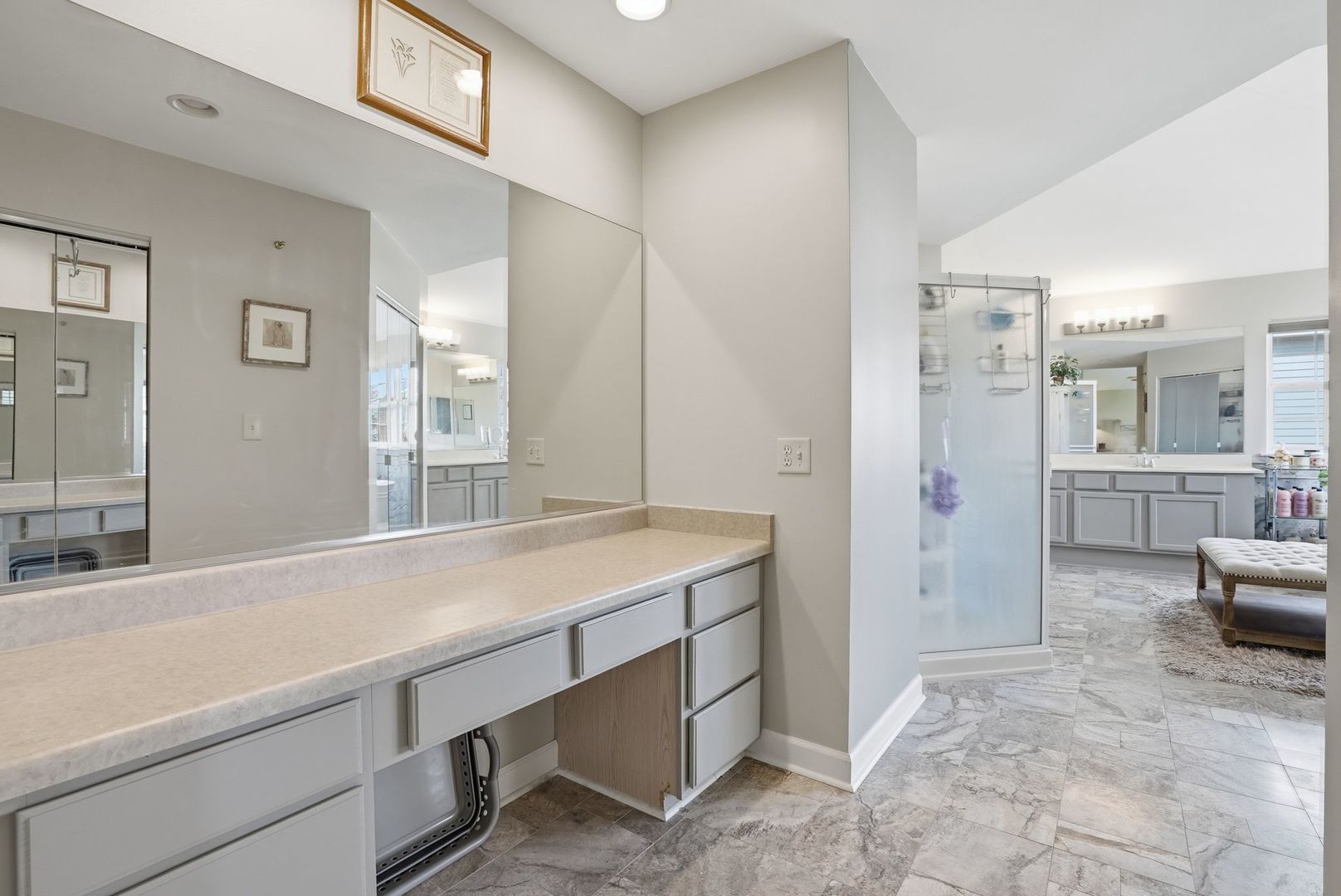 392 E 17th Place, Lombard, IL 60148