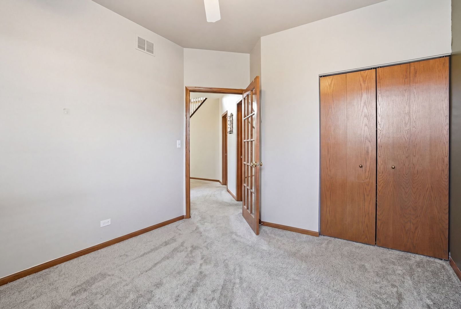 392 E 17th Place, Lombard, IL 60148