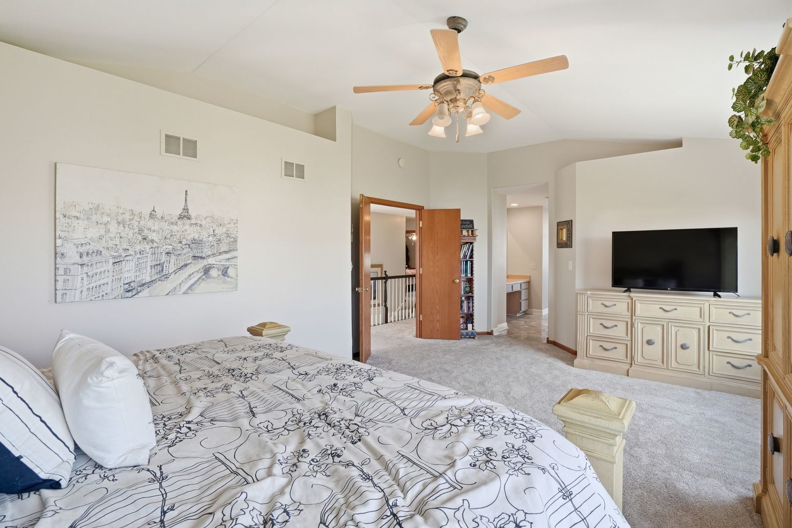 392 E 17th Place, Lombard, IL 60148