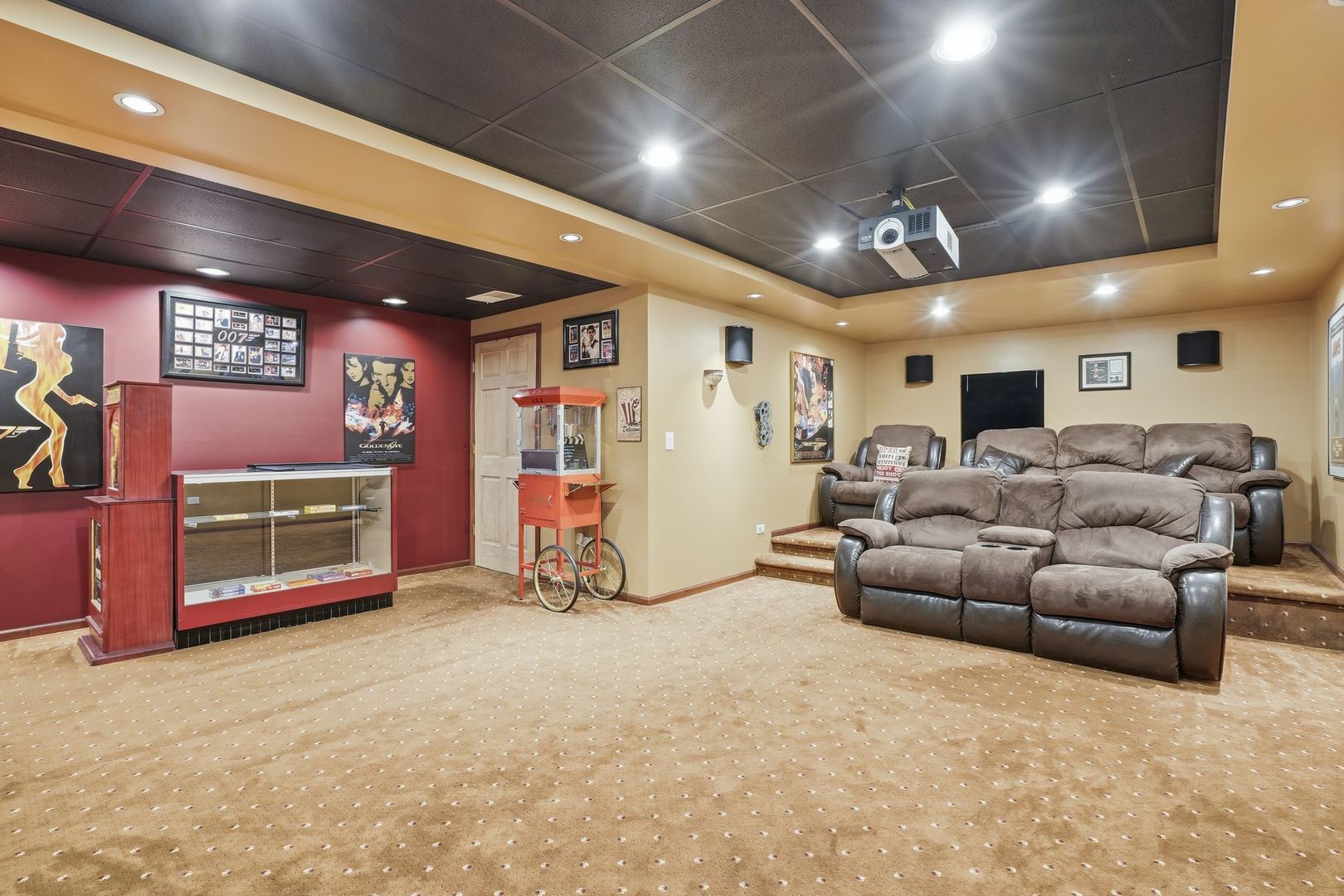 392 E 17th Place, Lombard, IL 60148
