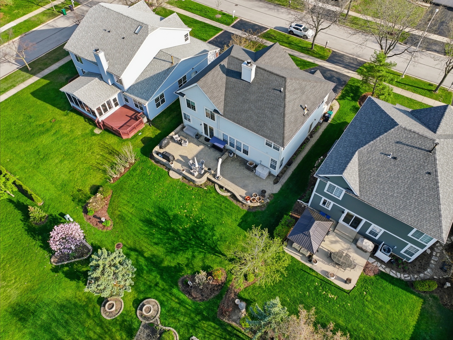 392 E 17th Place, Lombard, IL 60148
