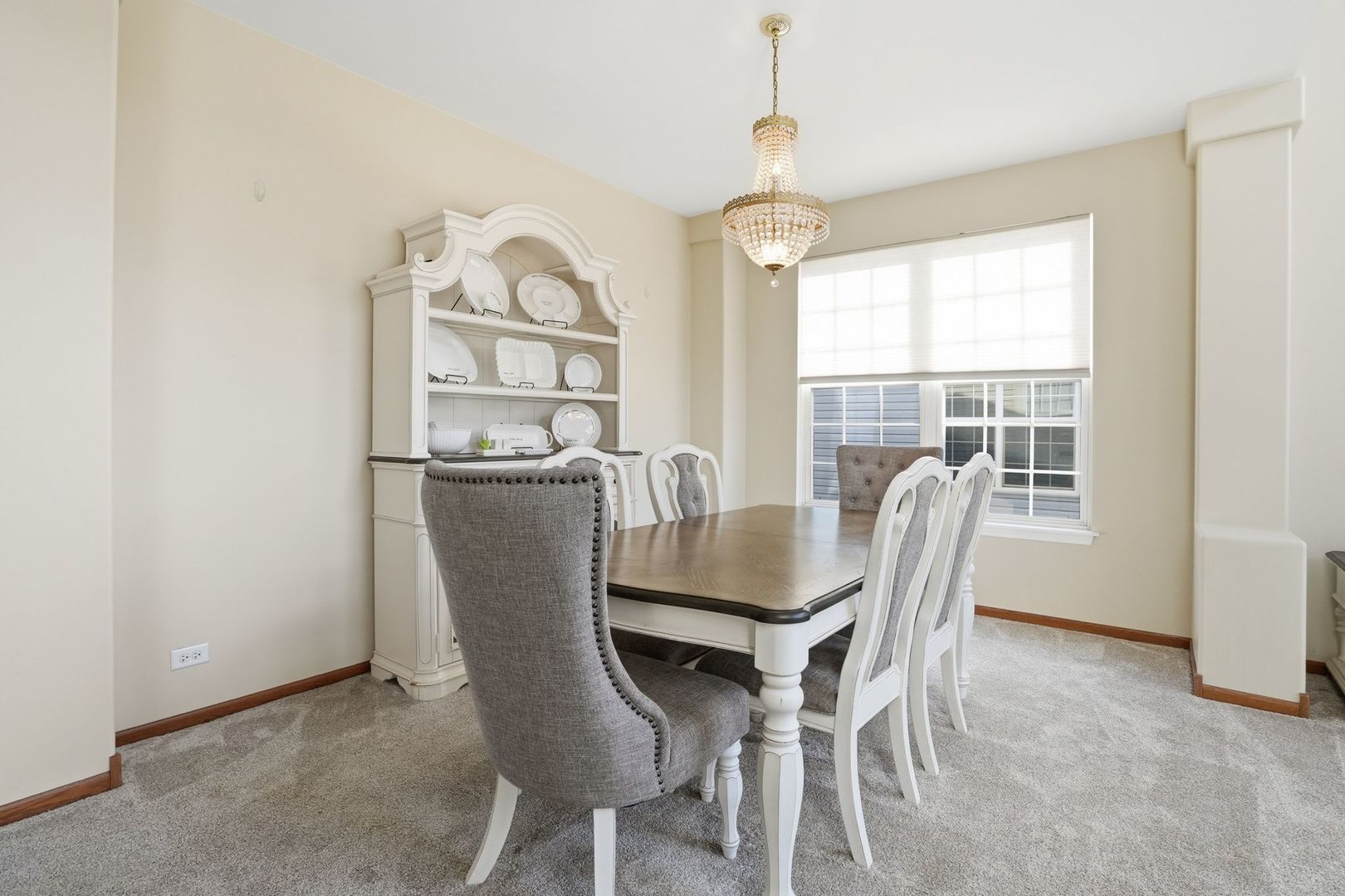 392 E 17th Place, Lombard, IL 60148