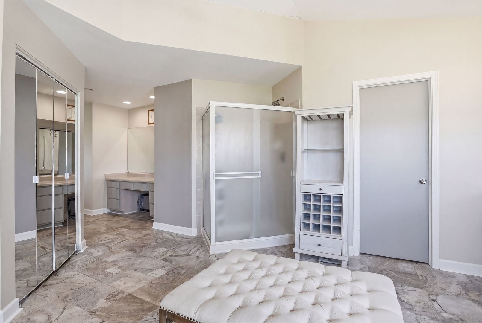 392 E 17th Place, Lombard, IL 60148