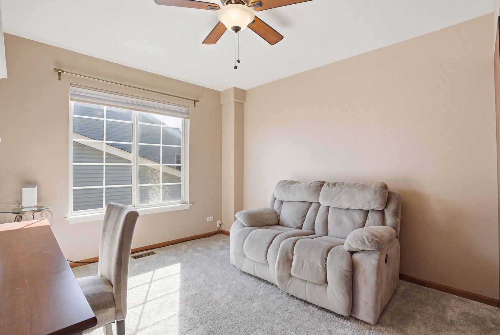 392 E 17th Place, Lombard, IL 60148