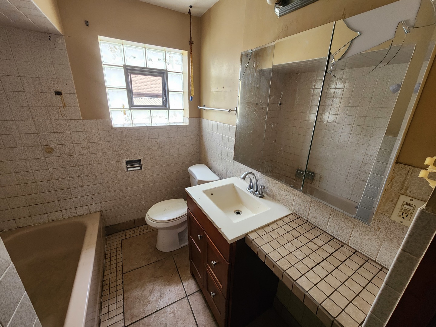 8716 S Laflin Street, Chicago, IL 60620