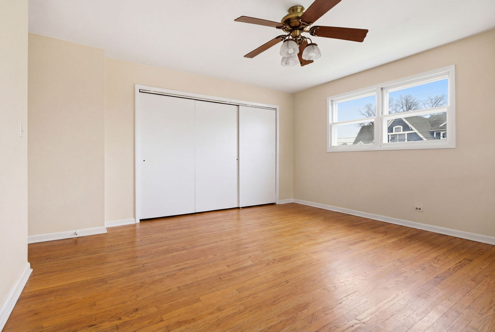 155 E Madison Street, Elmhurst, IL 60126