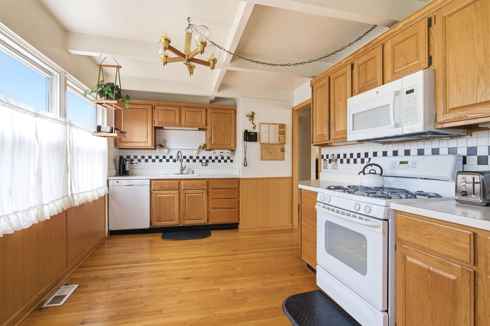 155 E Madison Street, Elmhurst, IL 60126