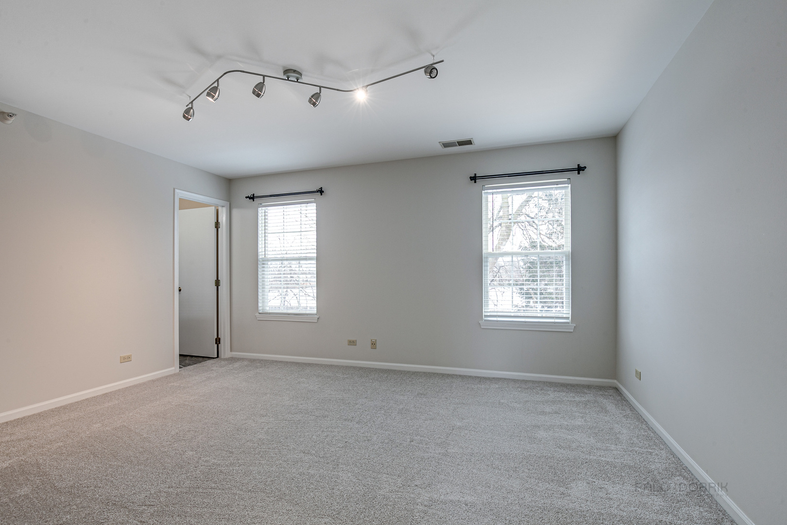 1291 Orleans Drive, Mundelein, IL 60060