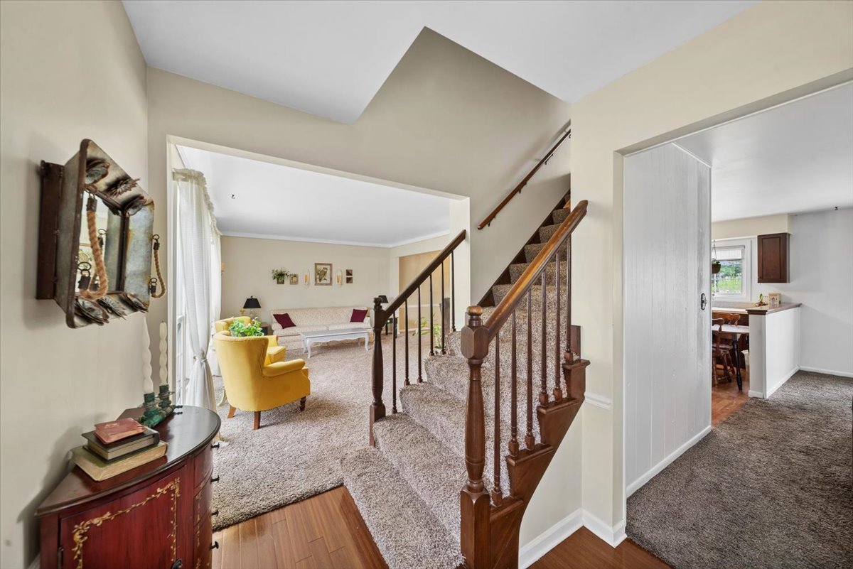 1150 Casa Solana Drive, Wheaton, IL 60189