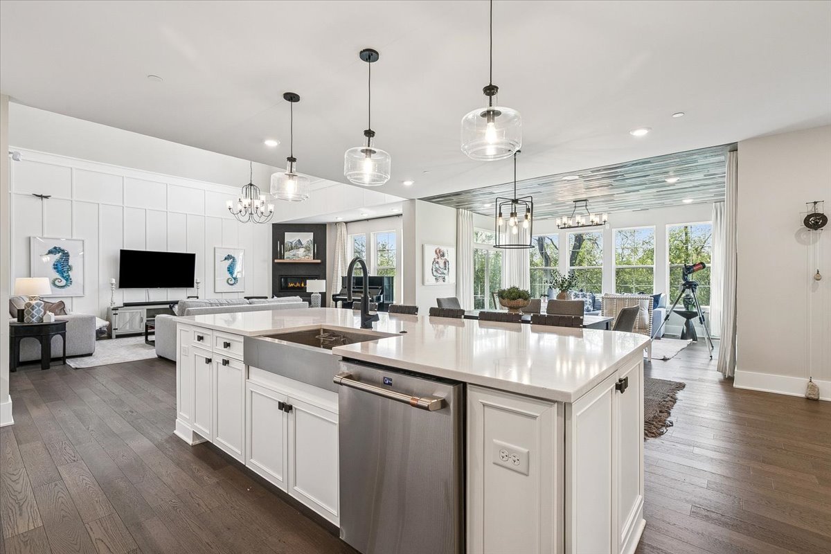 1329 Blackberry Court, Libertyville, IL 60048