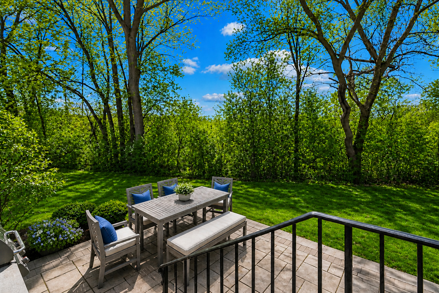1329 Blackberry Court, Libertyville, IL 60048