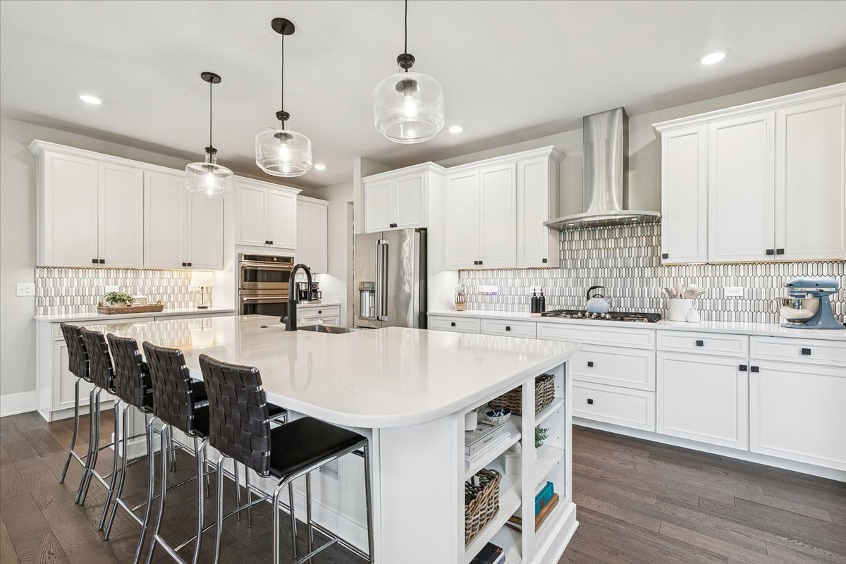 1329 Blackberry Court, Libertyville, IL 60048