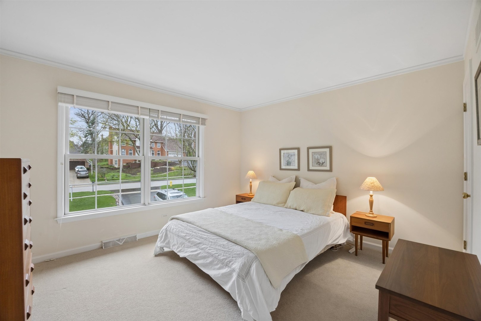 1361 Champion Forest Court, Wheaton, IL 60187