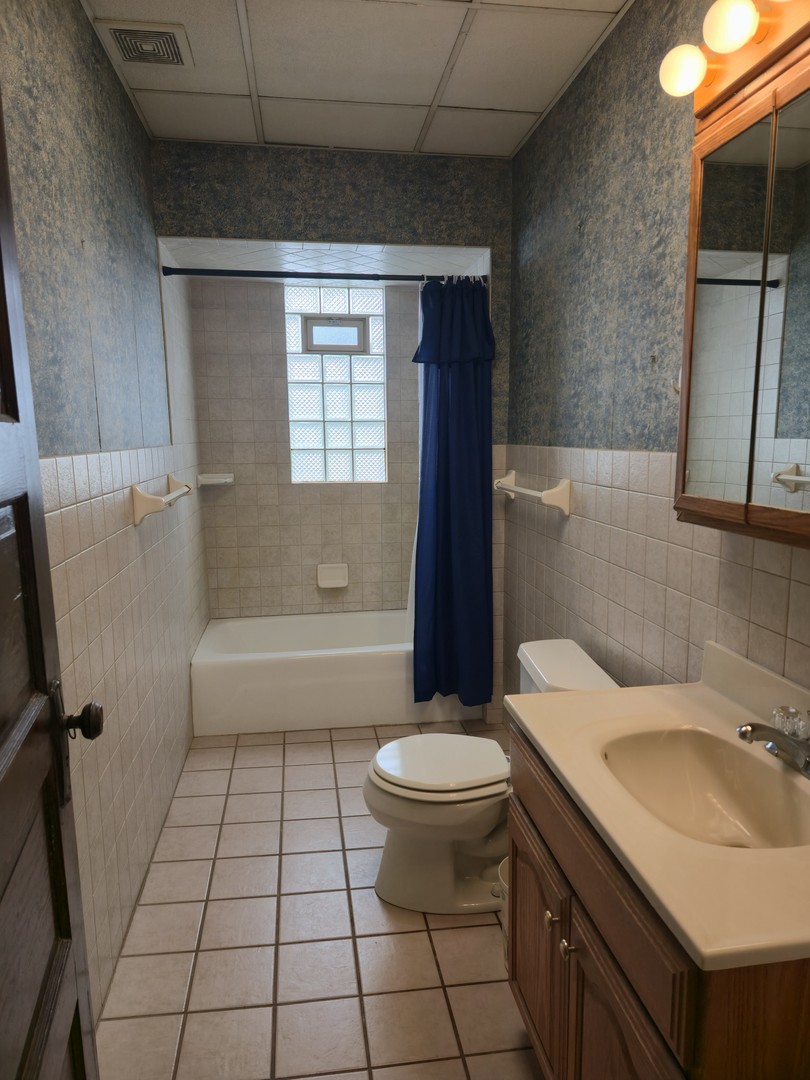 121 Davis Avenue #1, Rockdale, IL 60436