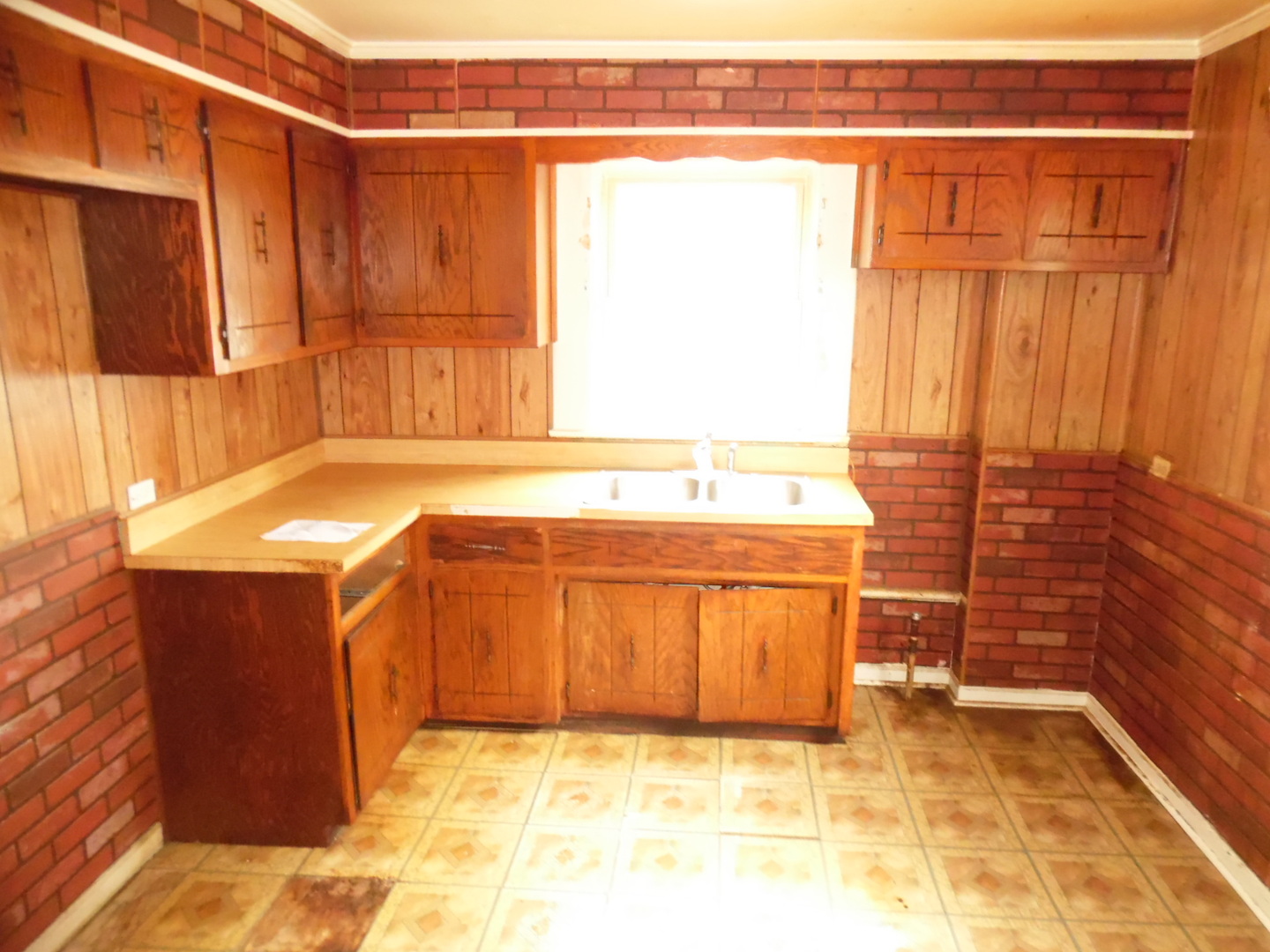 9601 S Charles Street, Chicago, IL 60643