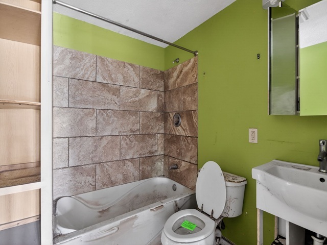 5801 Oakcrest Road, Springfield, IL 62707