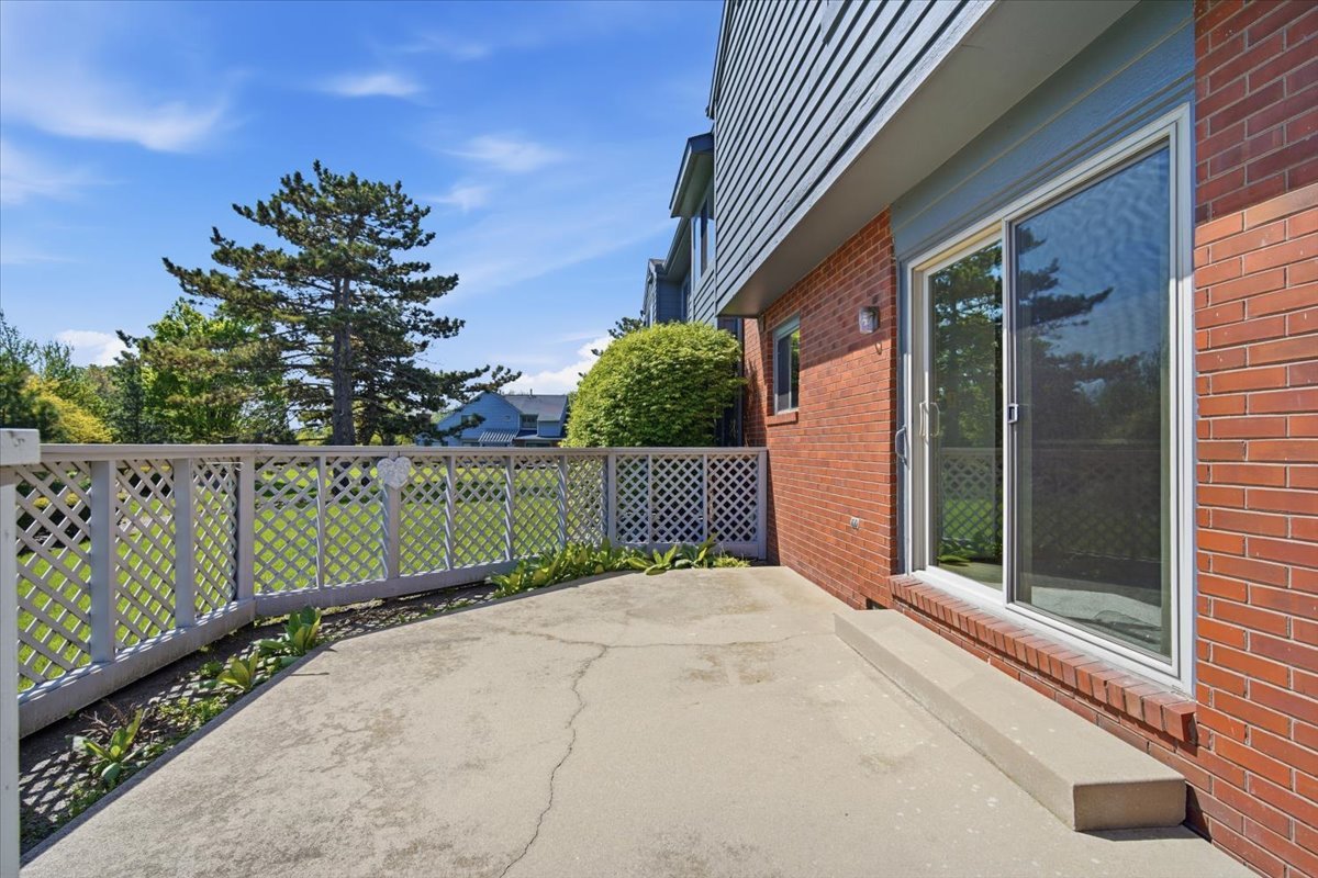 2 Sun Pointe Court #2A, Bloomington, IL 61704