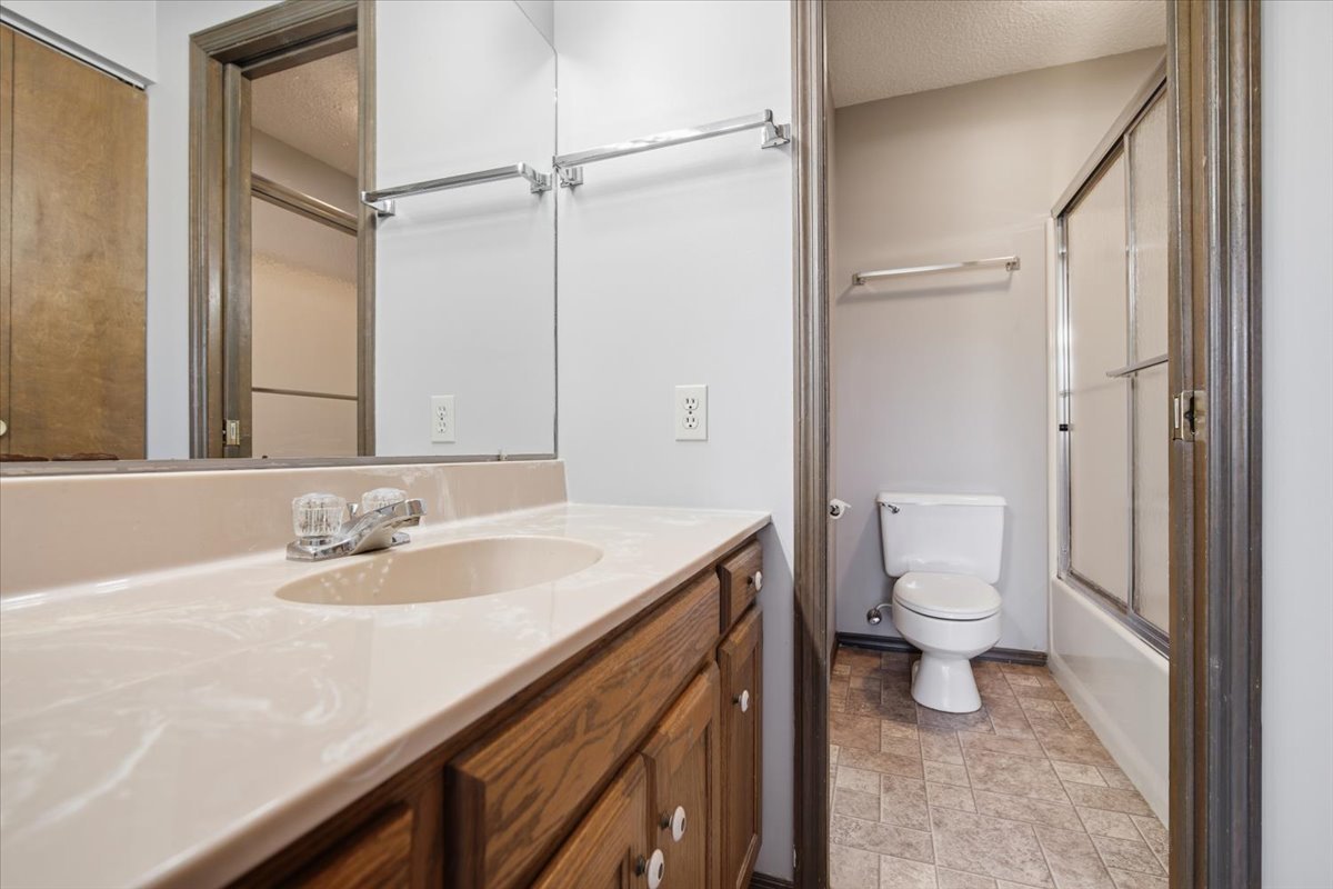 2 Sun Pointe Court #2A, Bloomington, IL 61704