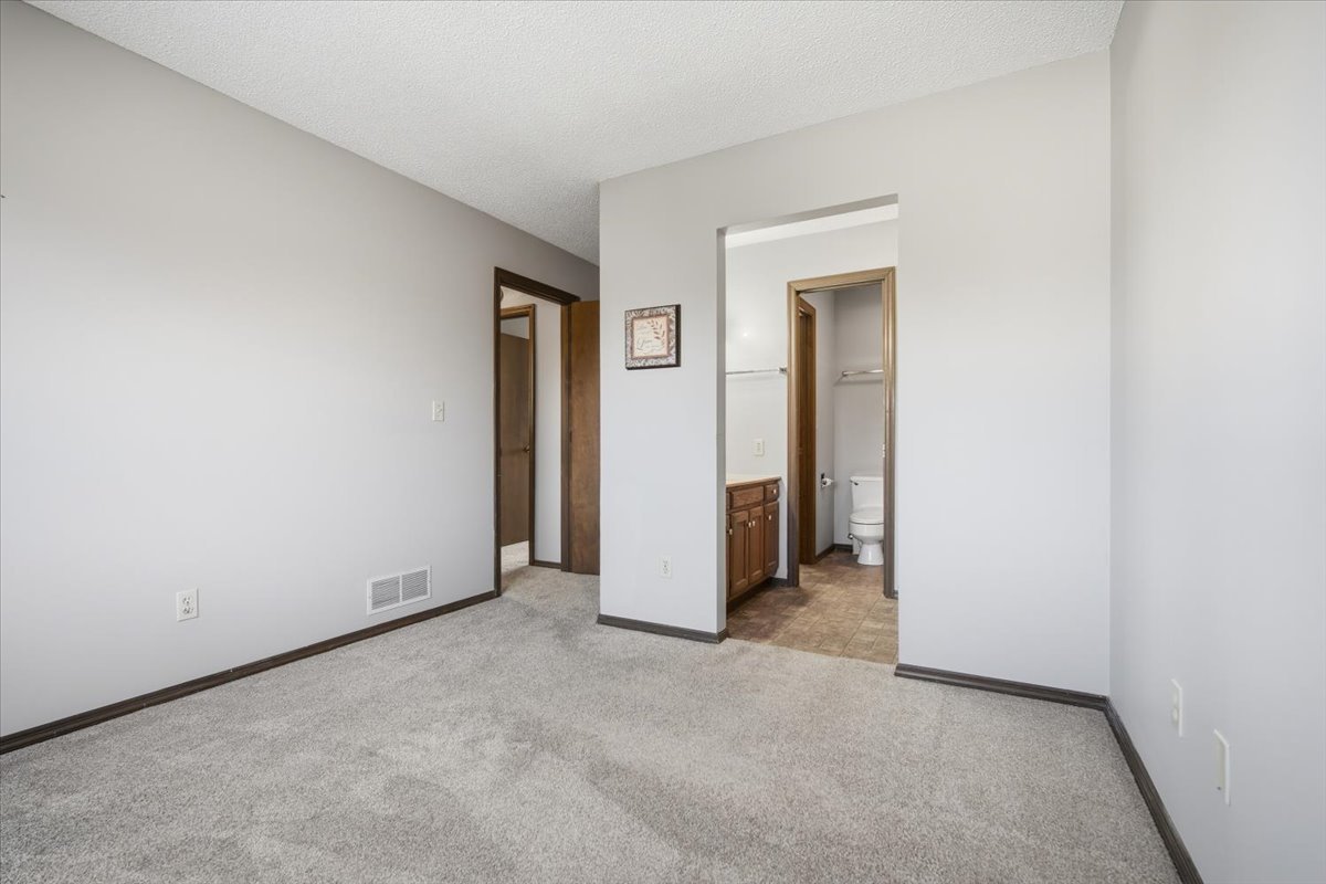 2 Sun Pointe Court #2A, Bloomington, IL 61704