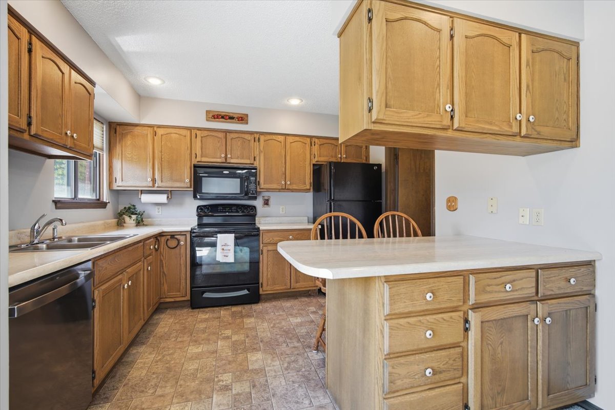 2 Sun Pointe Court #2A, Bloomington, IL 61704