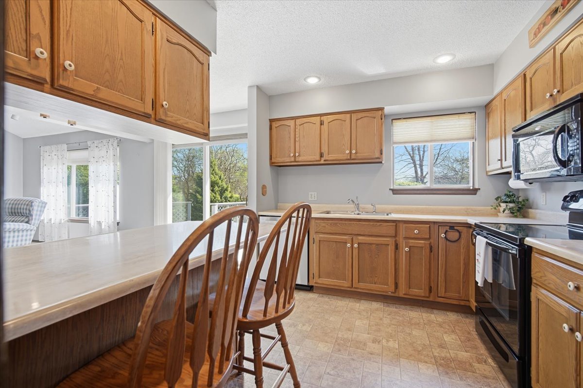 2 Sun Pointe Court #2A, Bloomington, IL 61704