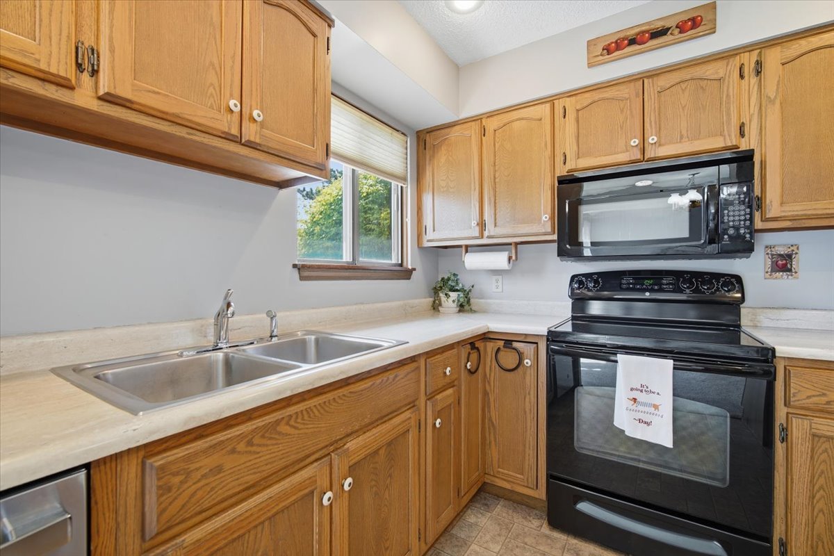 2 Sun Pointe Court #2A, Bloomington, IL 61704