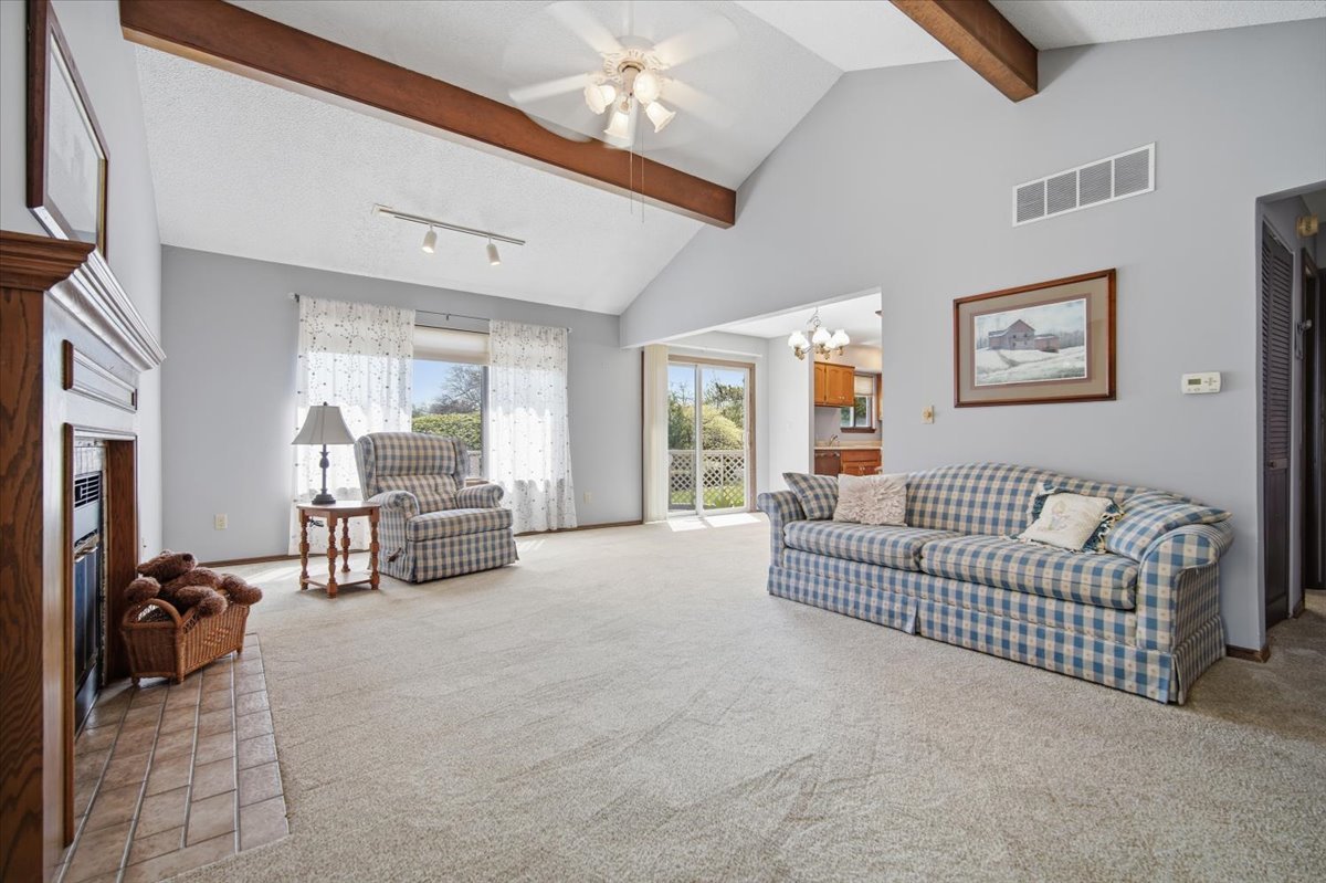 2 Sun Pointe Court #2A, Bloomington, IL 61704