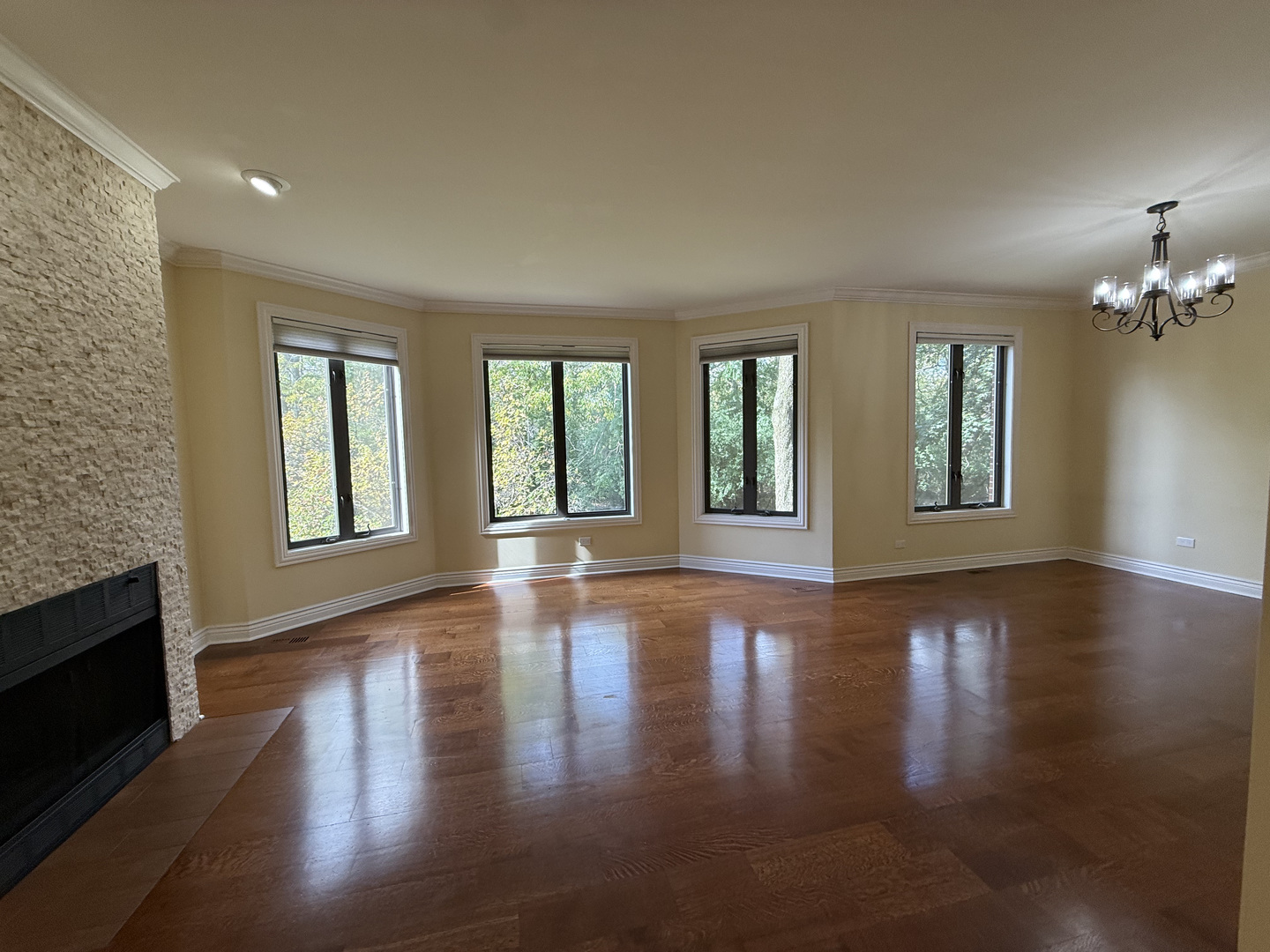 60 S Dee Road #G, Park Ridge, IL 60068