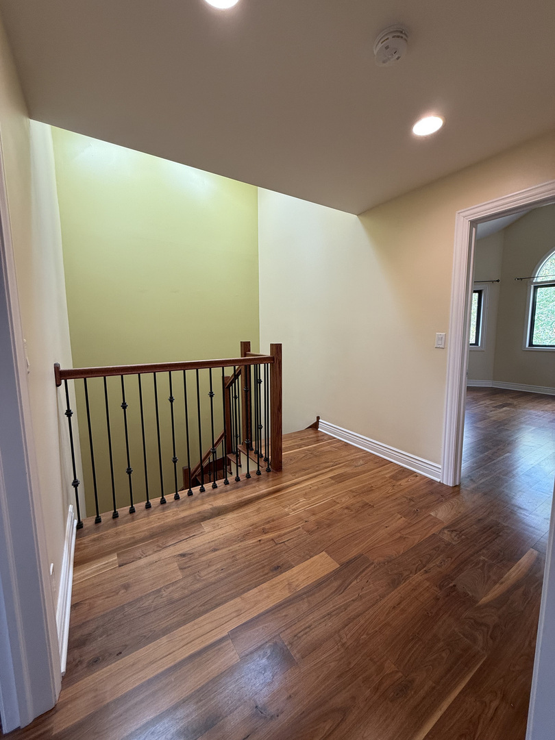 60 S Dee Road #G, Park Ridge, IL 60068