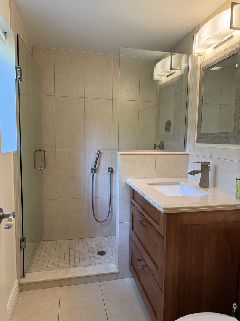 60 S Dee Road #G, Park Ridge, IL 60068