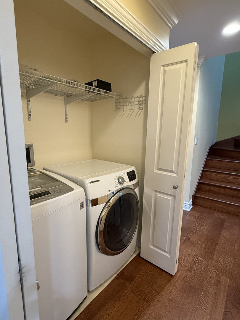 60 S Dee Road #G, Park Ridge, IL 60068