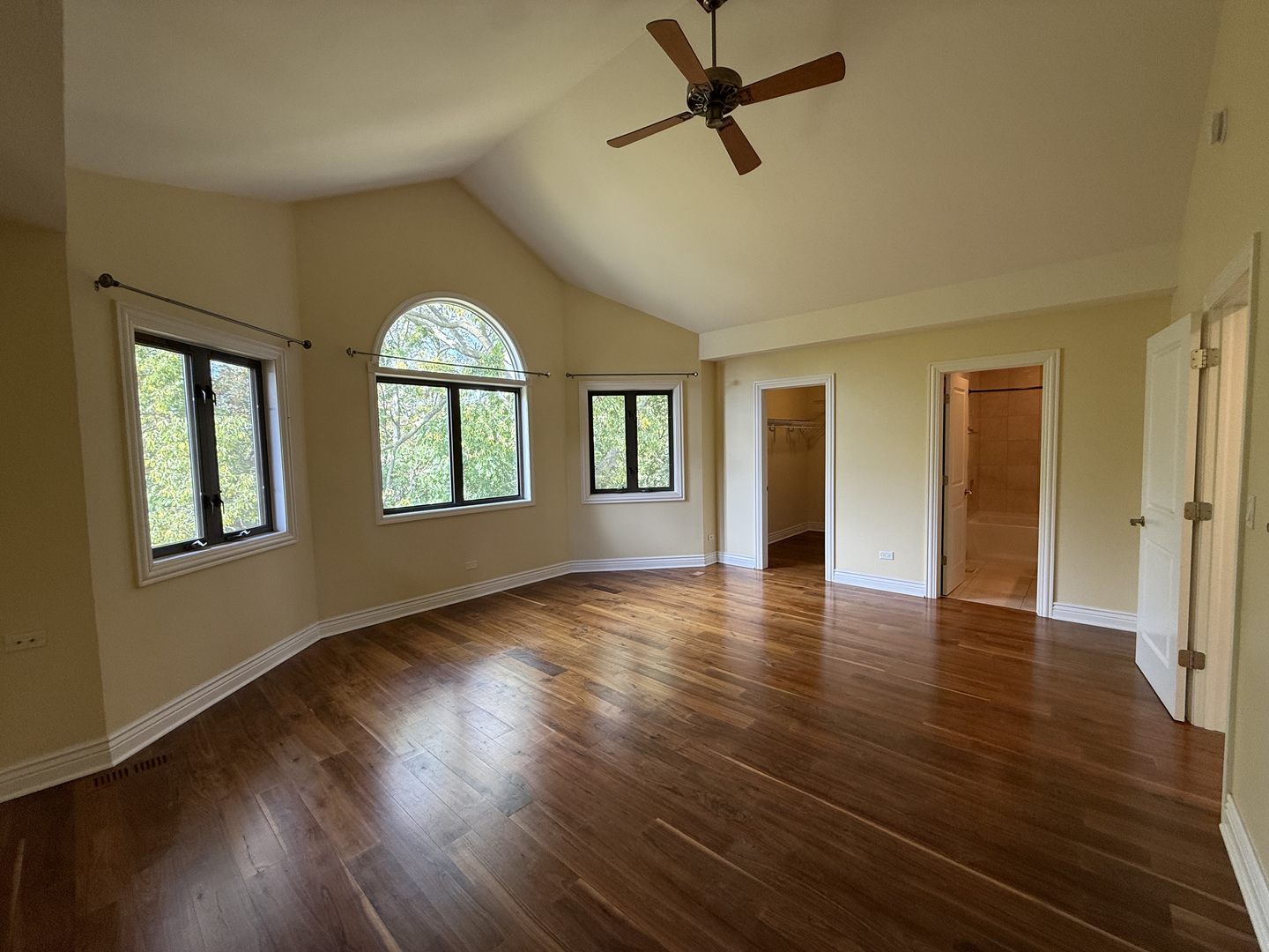 60 S Dee Road #G, Park Ridge, IL 60068