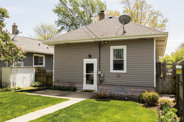1014 Massena Avenue, Waukegan, IL 60085