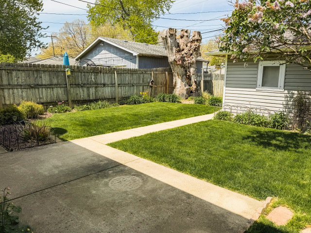 1014 Massena Avenue, Waukegan, IL 60085