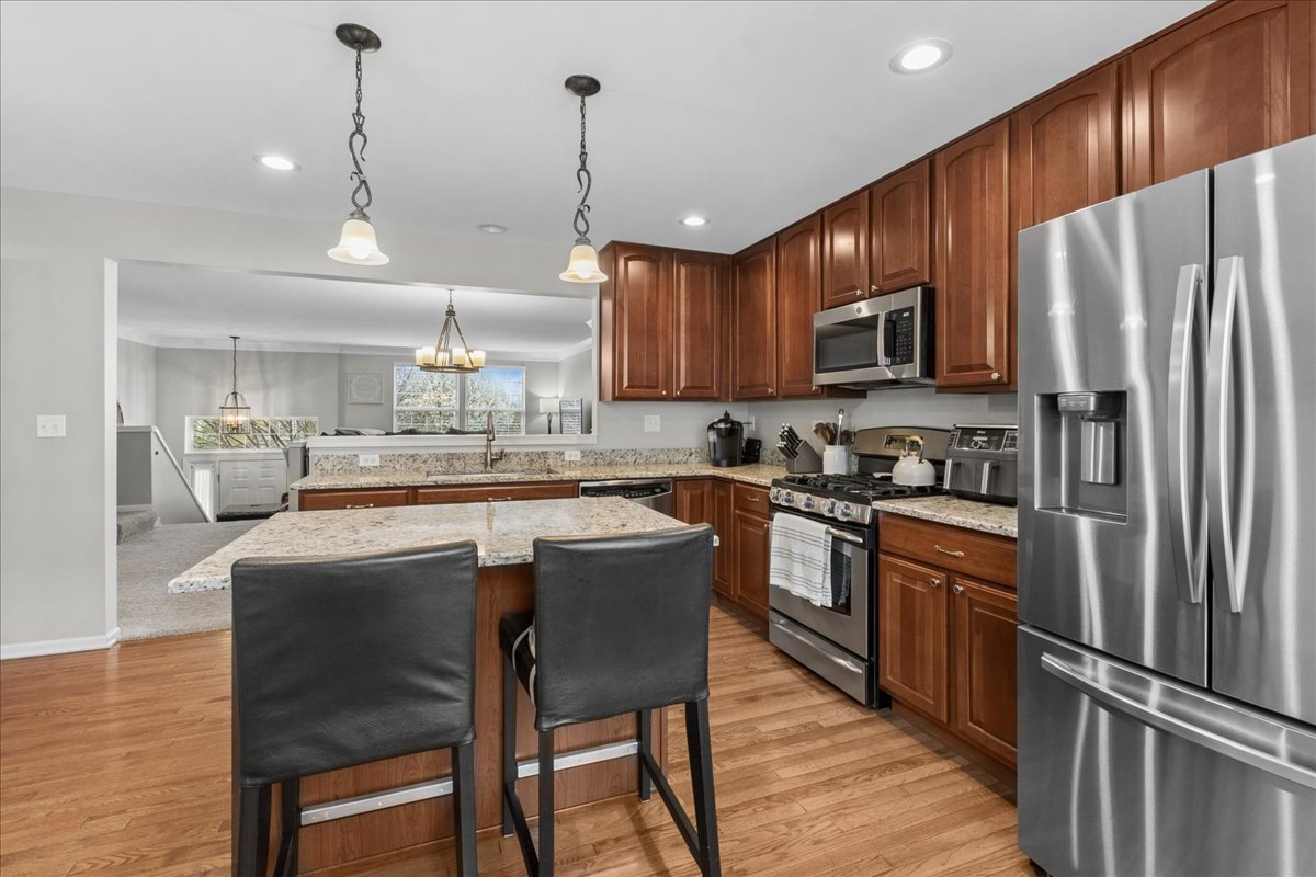 2459 Anna Way, Elgin, IL 60124