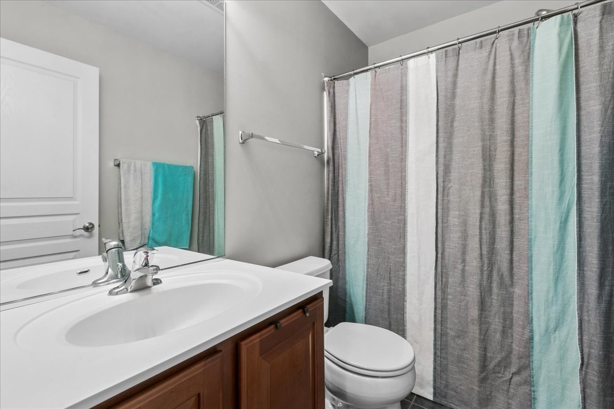 2459 Anna Way, Elgin, IL 60124