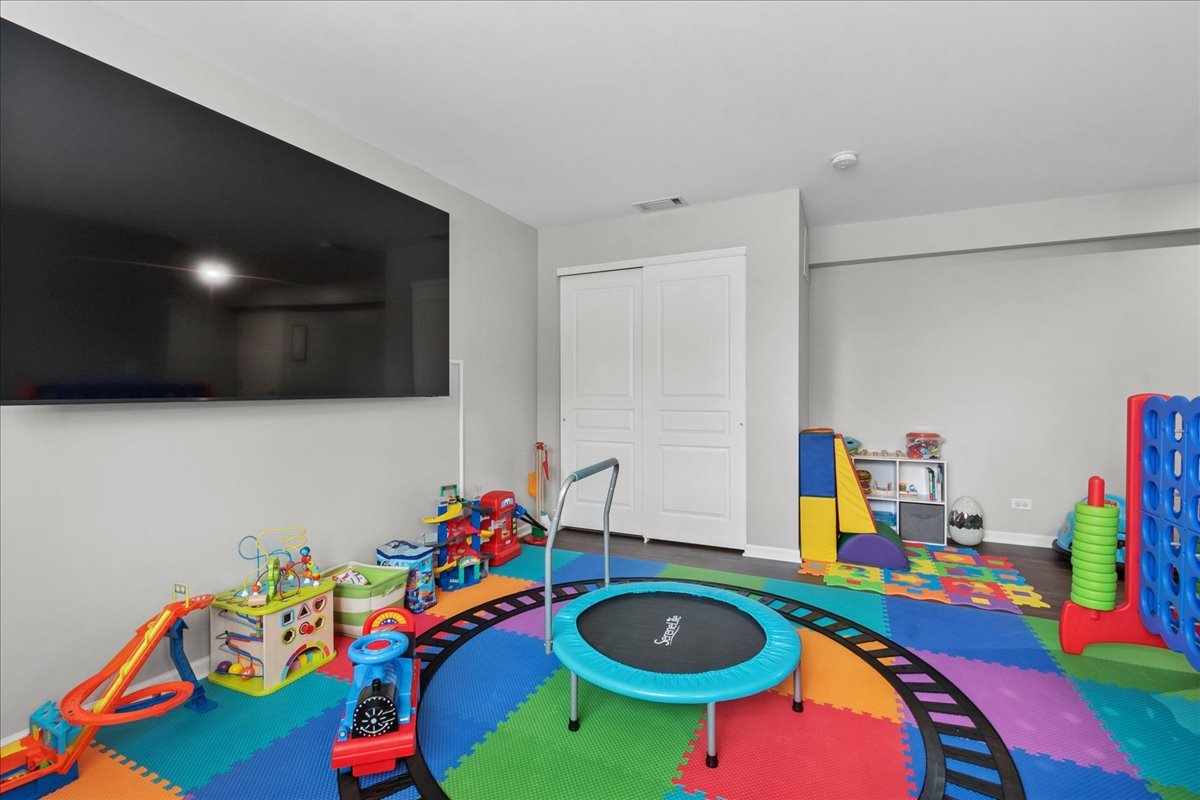 2459 Anna Way, Elgin, IL 60124